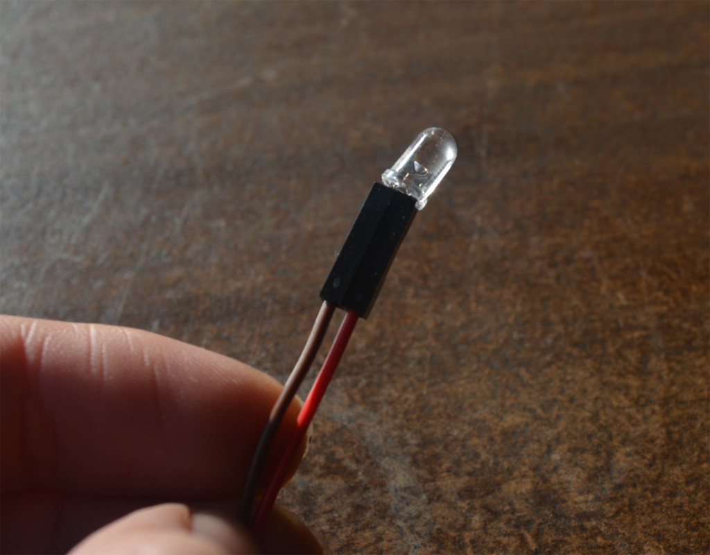 cables-connected-to-led